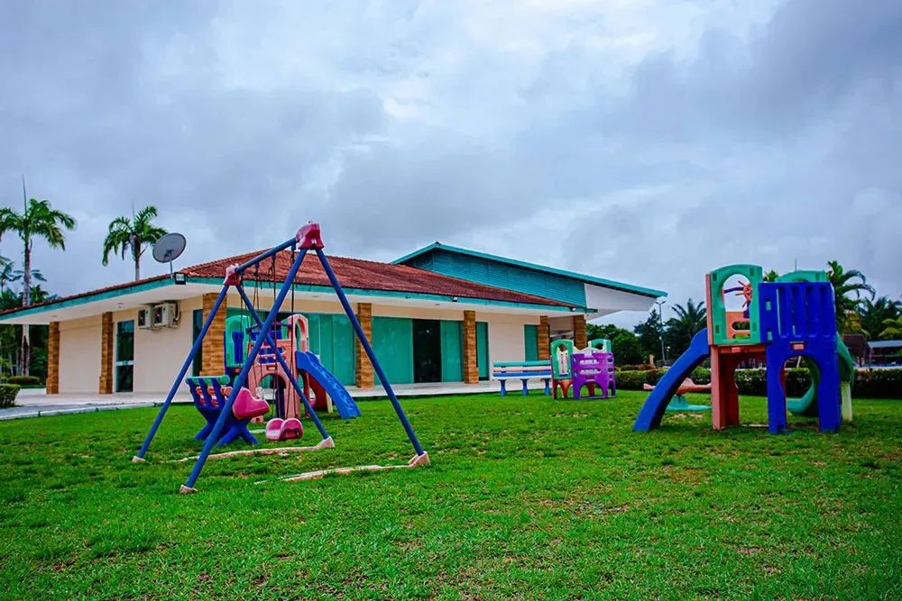 Construa a casa dos seus sonhos nesse lote de esquina no Condomínio Residencial Praia dos  - Foto 2
