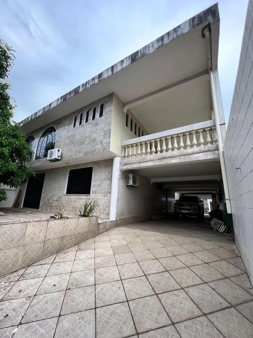 Casa Residencial e Comercial no Parque 10 próximo ao Mat de Construção Constrói