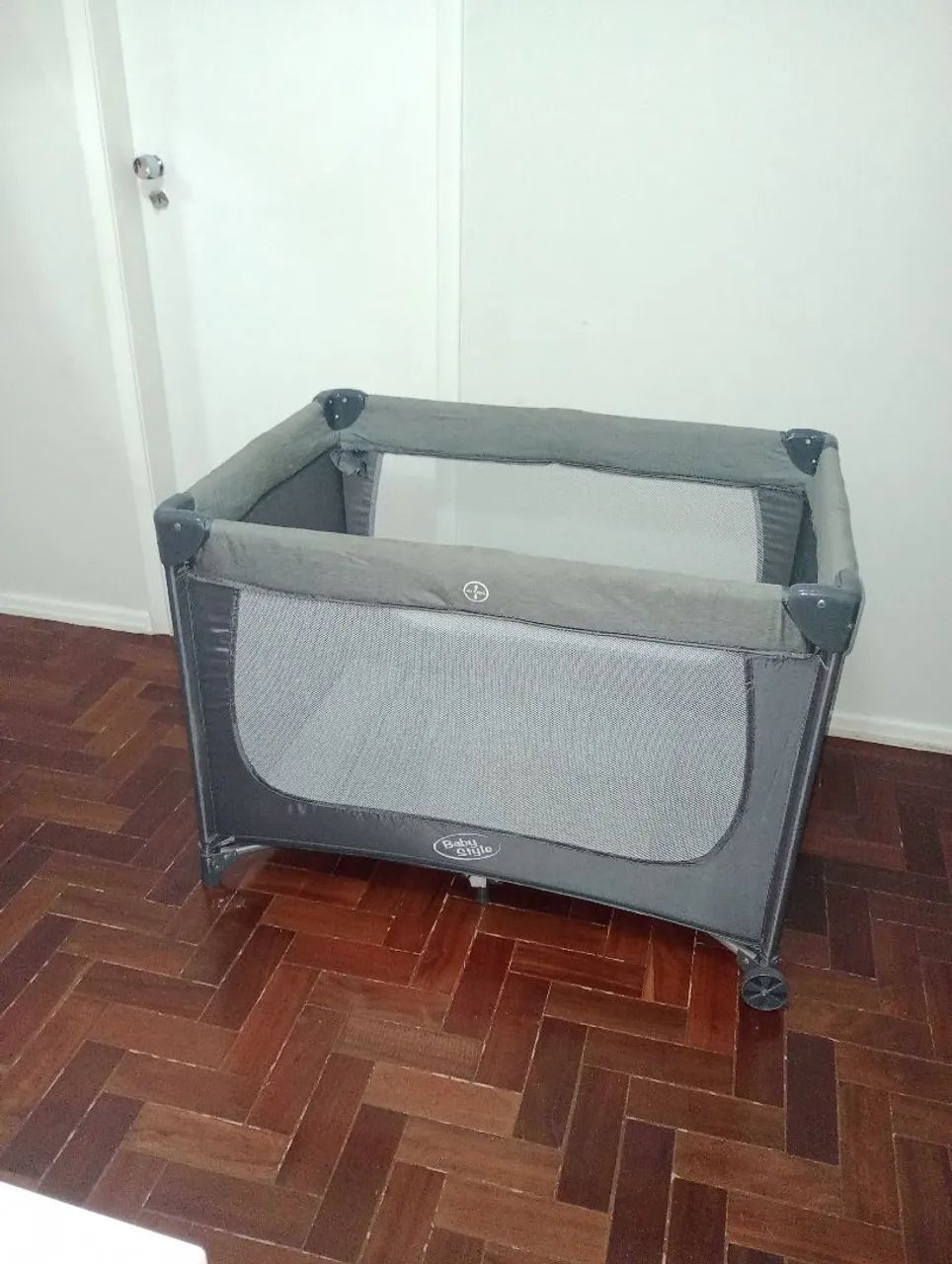 Chiqueirinho, berço portátil desmontável 