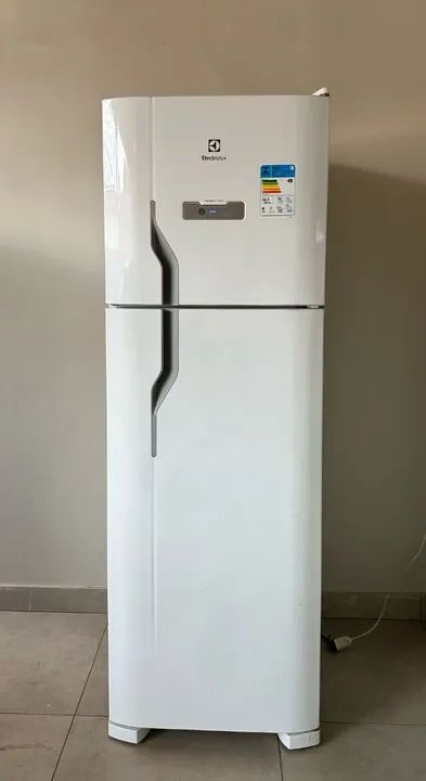 Geladeira Electrolux DFN41 Frost Free 