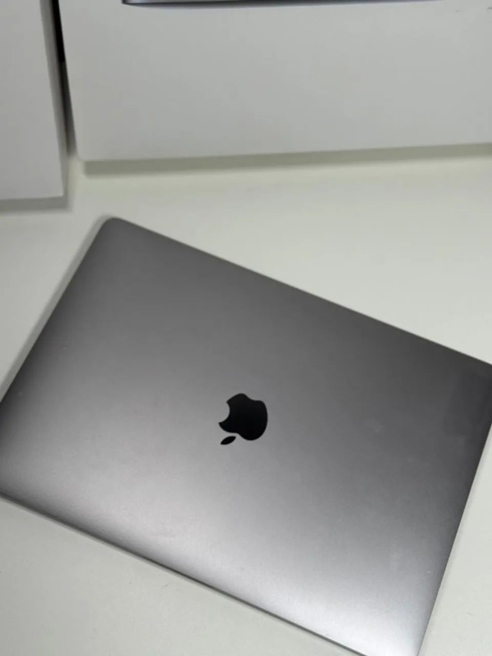 MacBook Pro 2017 - i5 / 16GB / 256GB SSD - 128 ciclos - Notebooks