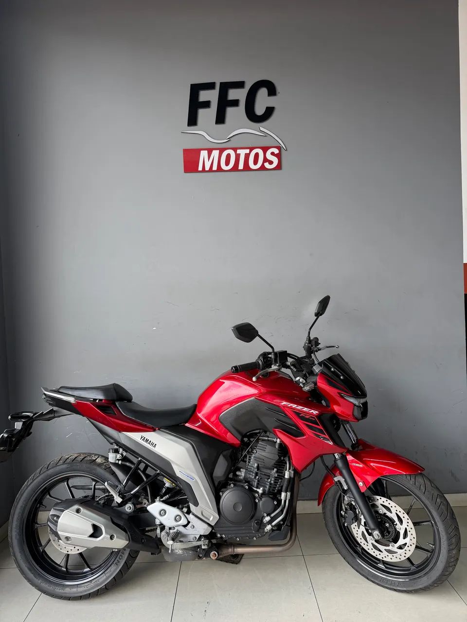 Fz25 ano 2023 ABS Faço Financiamento aceito moto na troca  - Foto 3