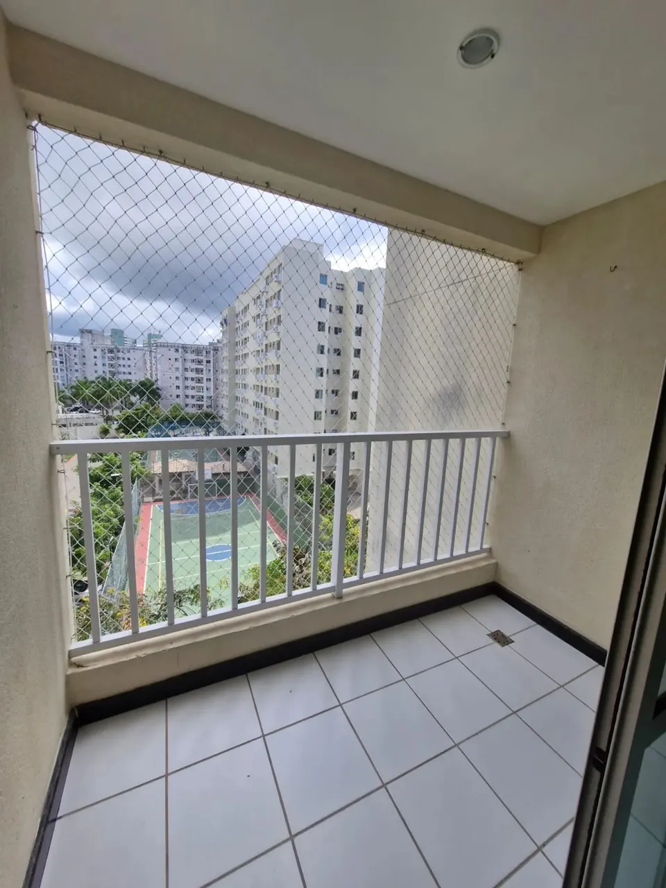 Imóvel para aluguel com 72 metros quadrados com 3 quartos em Buraquinho - Lauro de Freitas