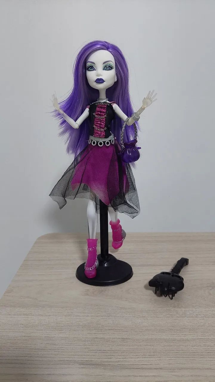 Monster High Spectra Vondergeist Creeproduction LEIA DESCRIÇÃO
