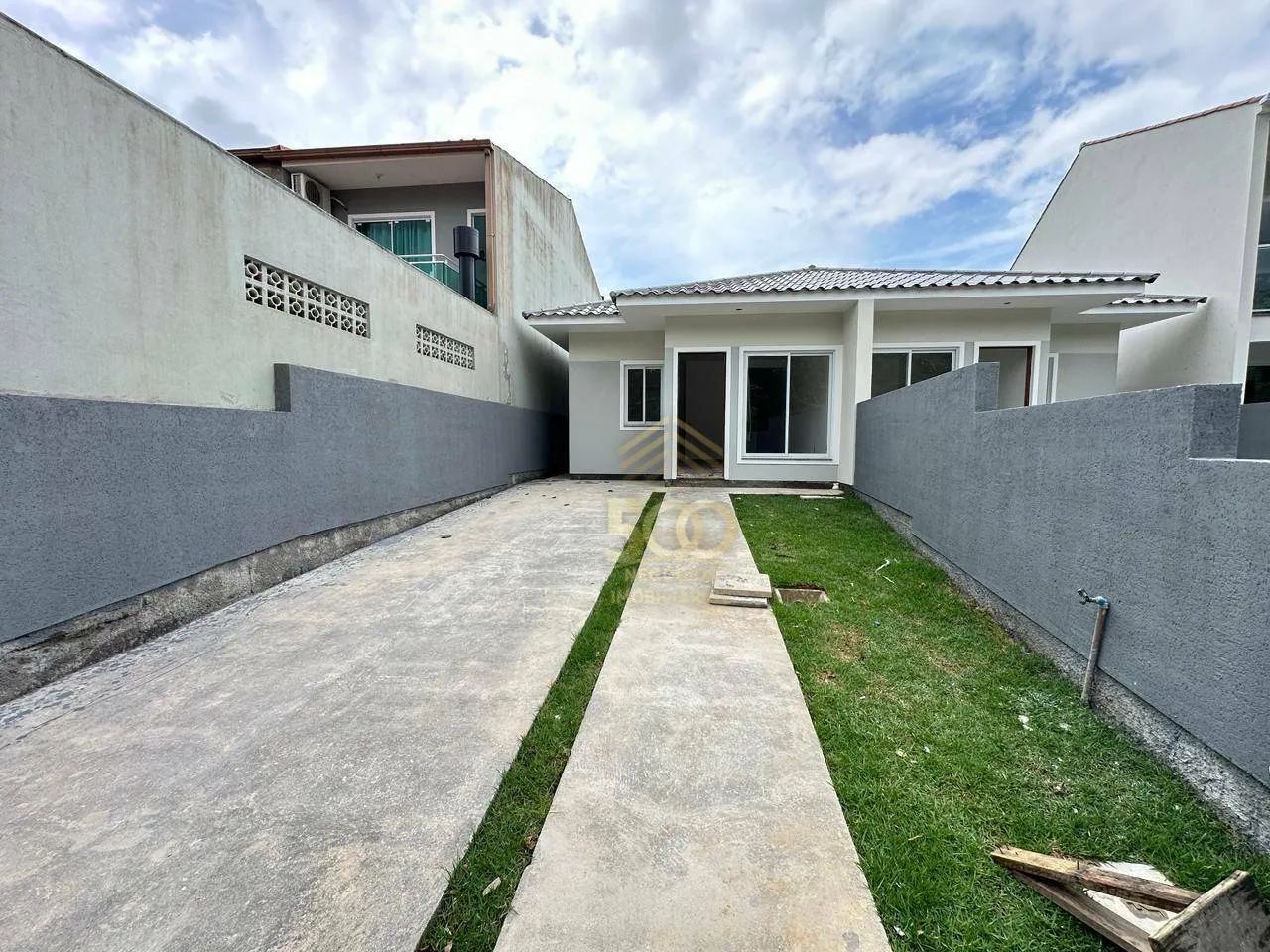 Casa 2 dormitórios e 1 suíte à 65 m² por - Potecas - São José/SC