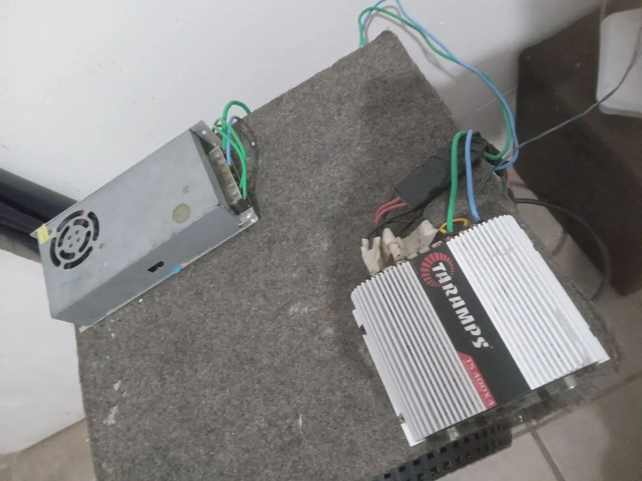 Som está pegando tudo