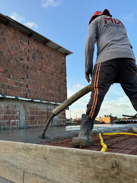 Concreto usinado e bomba 
