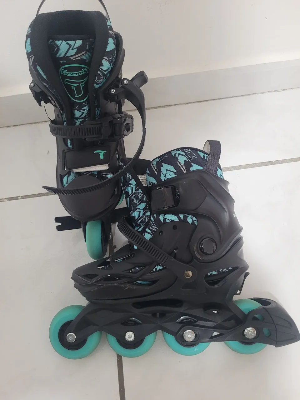Patins com todos os accesorios por 450 reais