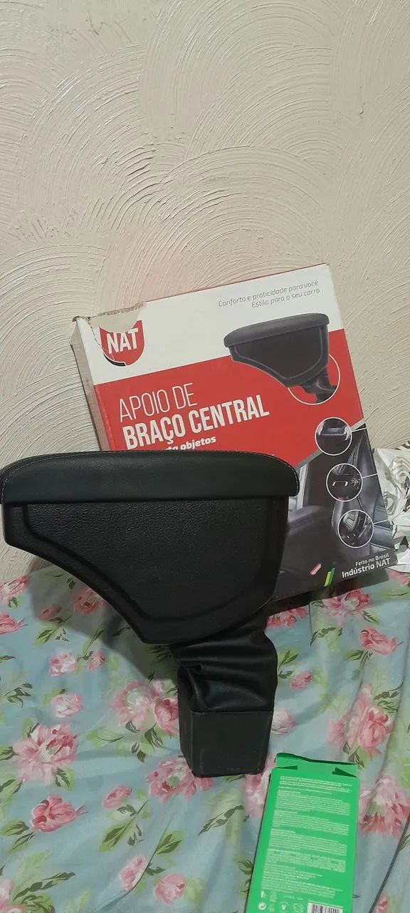 Vendo tapete da mala e descanço de braço honda fit - Foto 3