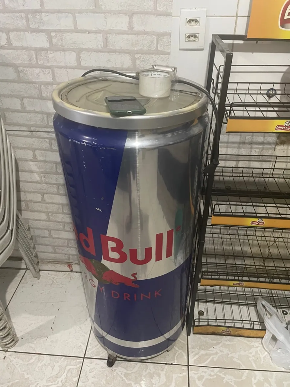 Cervejeira Red Bull Personalizada - Perfeita para seus eventos!