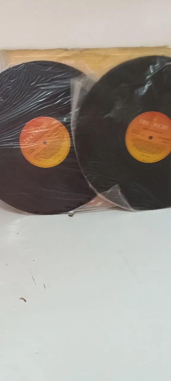 Disco de vinil antigo a presen ça de Doris day,composto de 2 lps - Foto 4