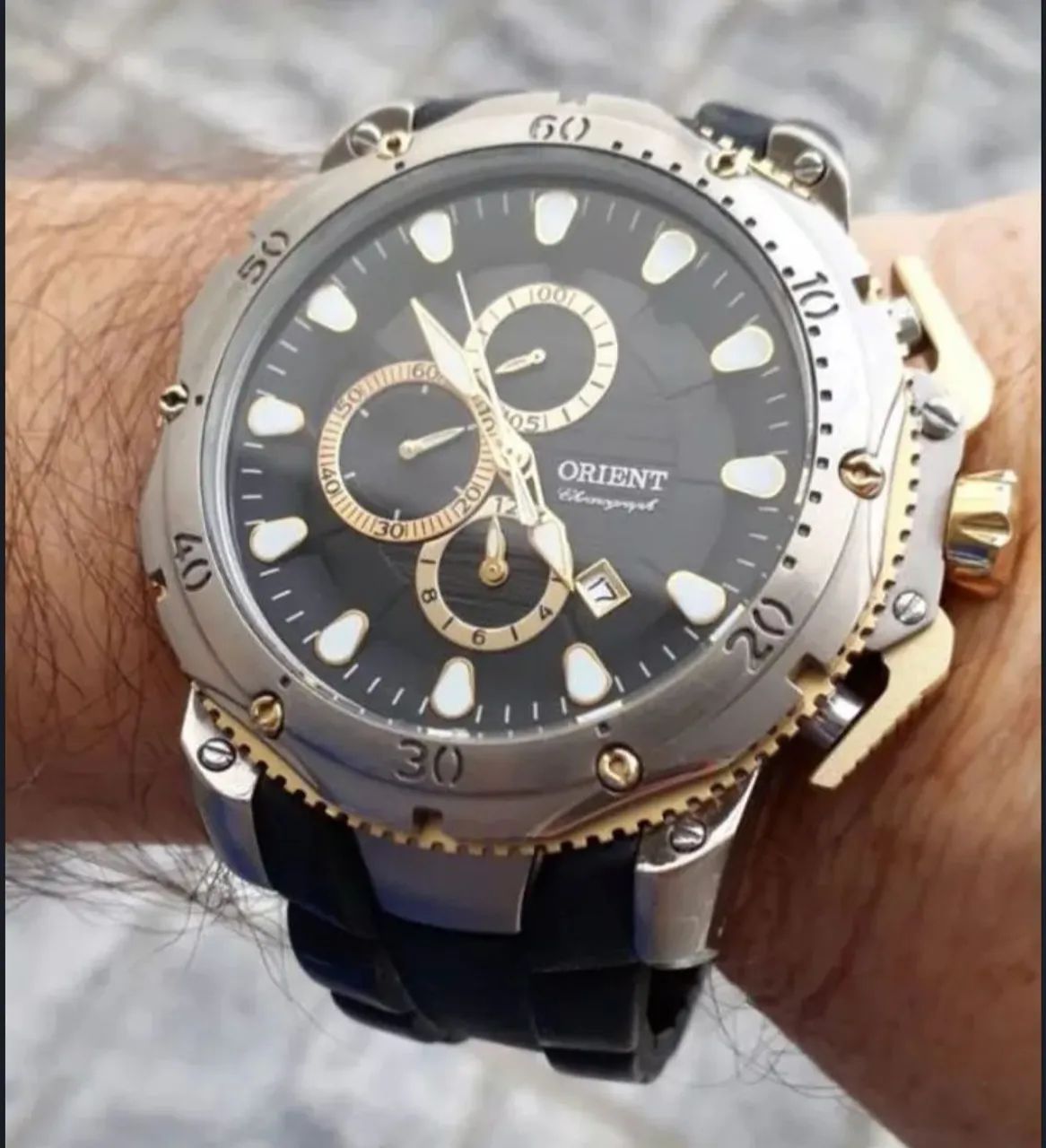 Relógio Orient Chronograph Masculino, nunca foi usado.  Estado de zero - Foto 3