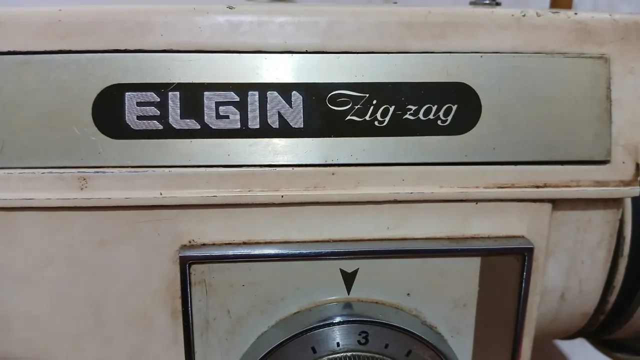 Máquina de Costura Elgin Super Zig Zag - Foto 4