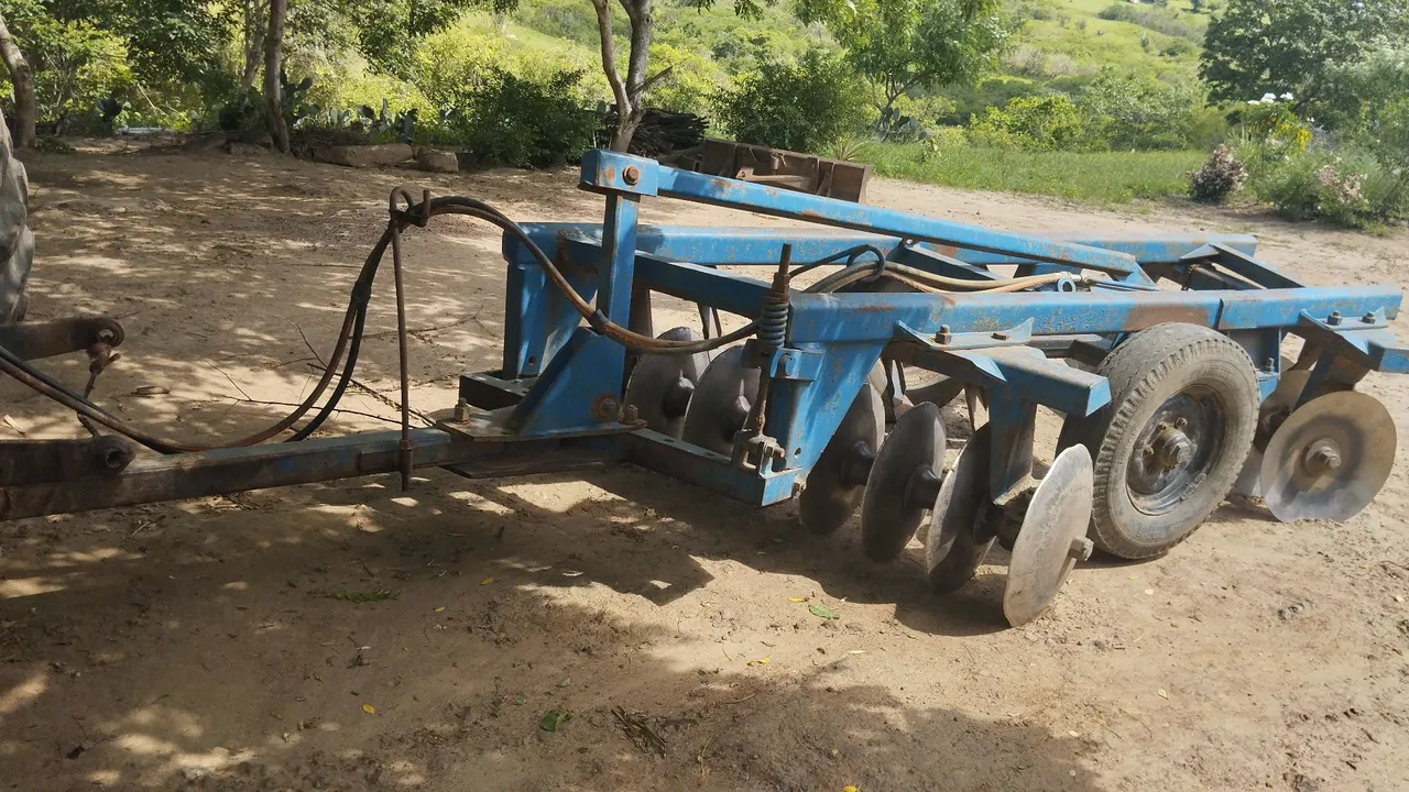 Vendo grande aradora 16 disco marca tatú valor 29.0000