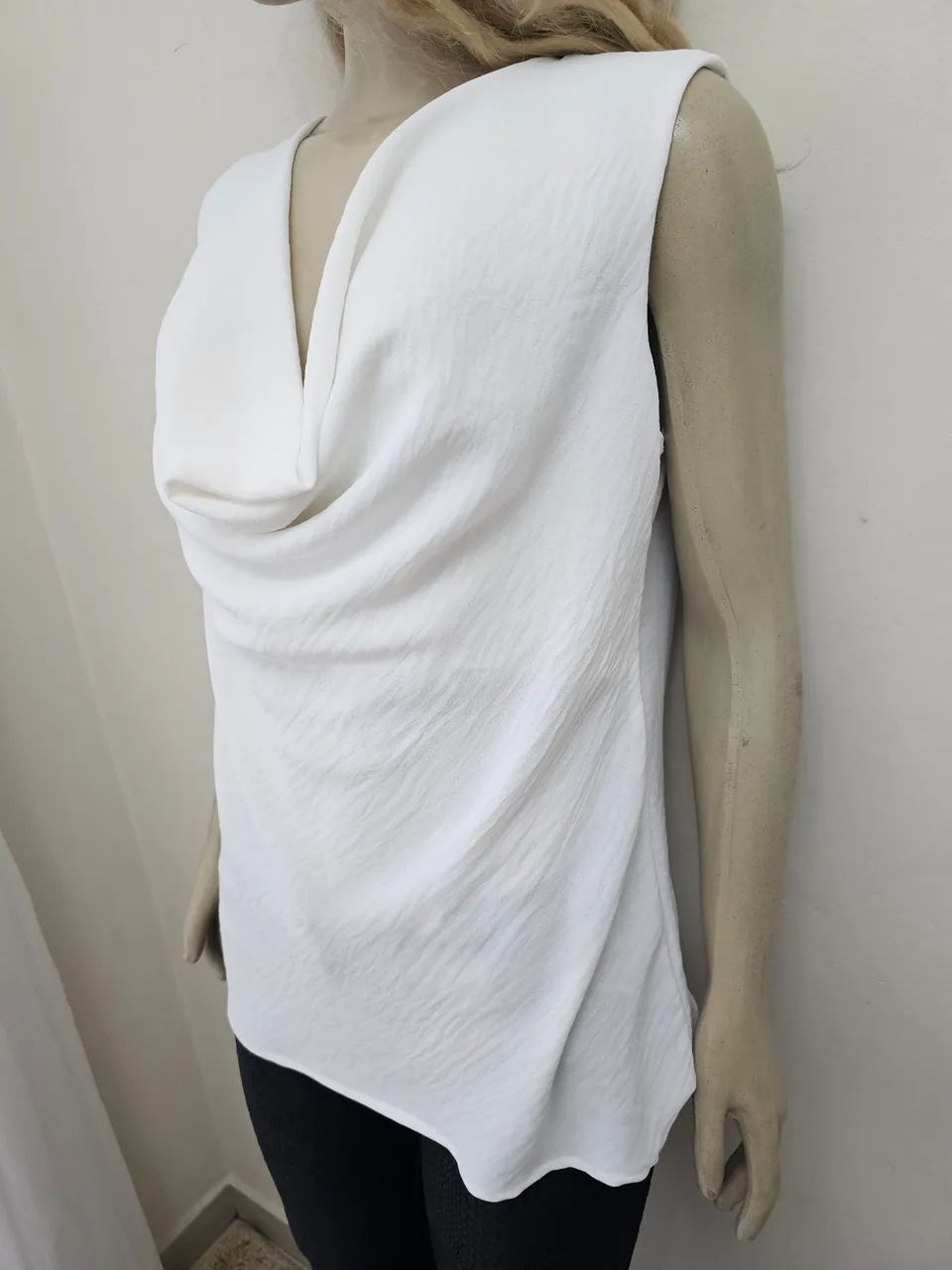 Blusa drapeada branca  - Foto 5