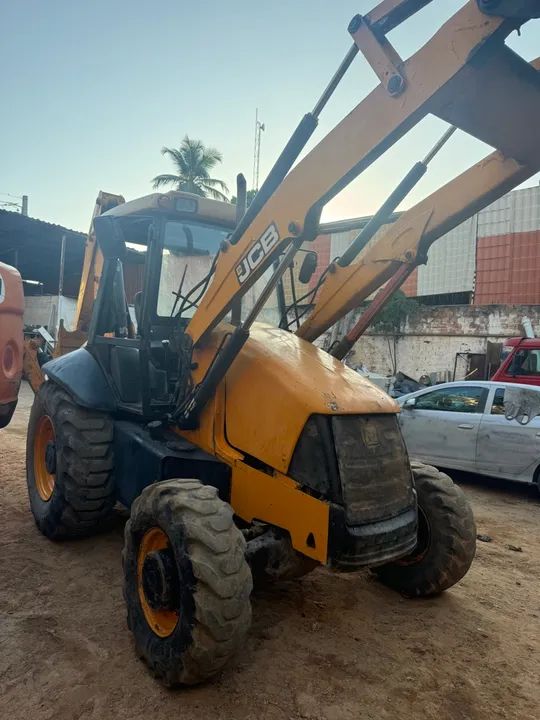 Retroescavadeira 4x4 - Foto 5