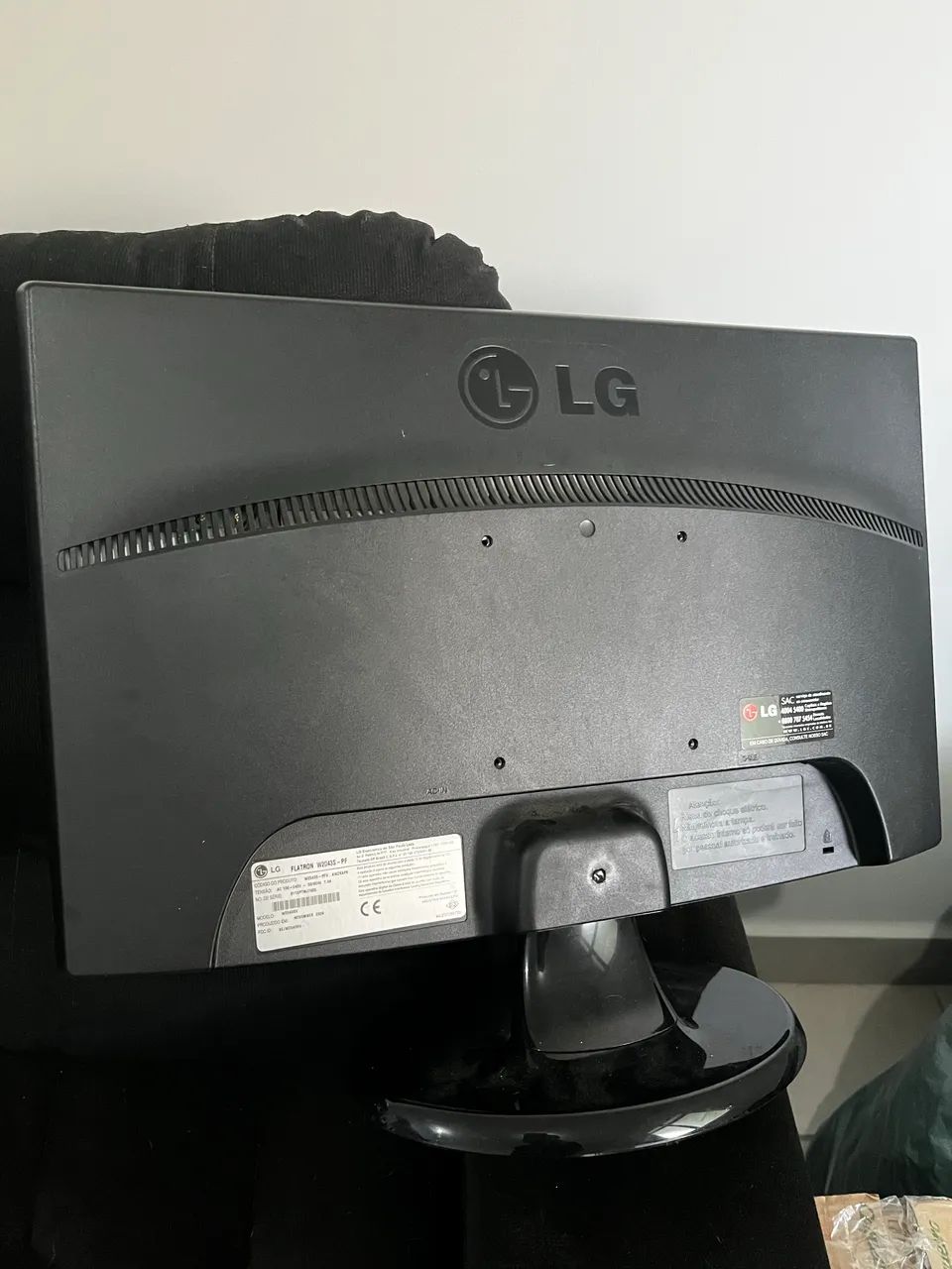 Tela LG 20? FLATRON W2043S-PF