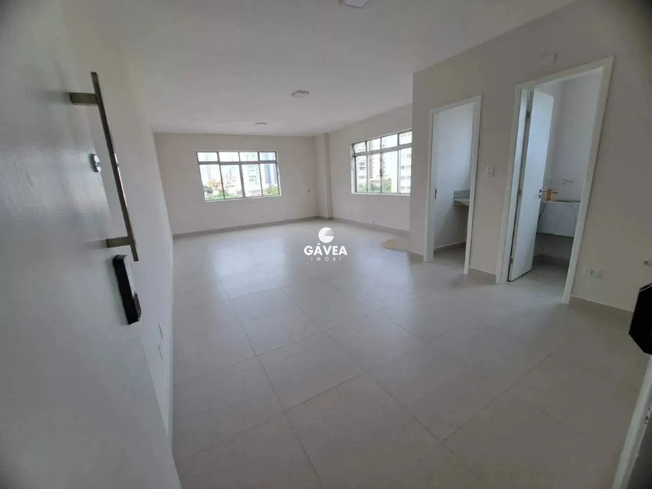 Conjunto Comercial/sala à venda no Embaré em Santos.
