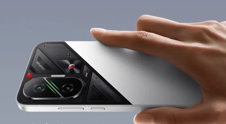 POCO F7 5G 12 RAM 512GB - SILVER - Celulares e Smartphones