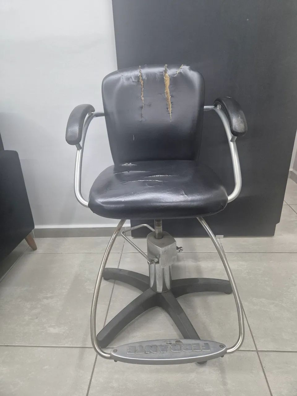 Cadeira salao e barbearia  - Foto 3