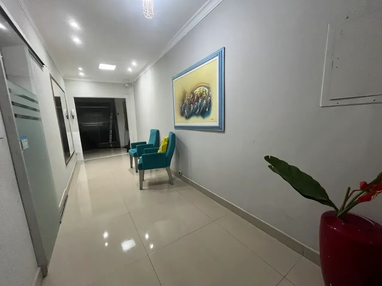 sala para locacao incluso agua, luz e IPTU - Foto 3