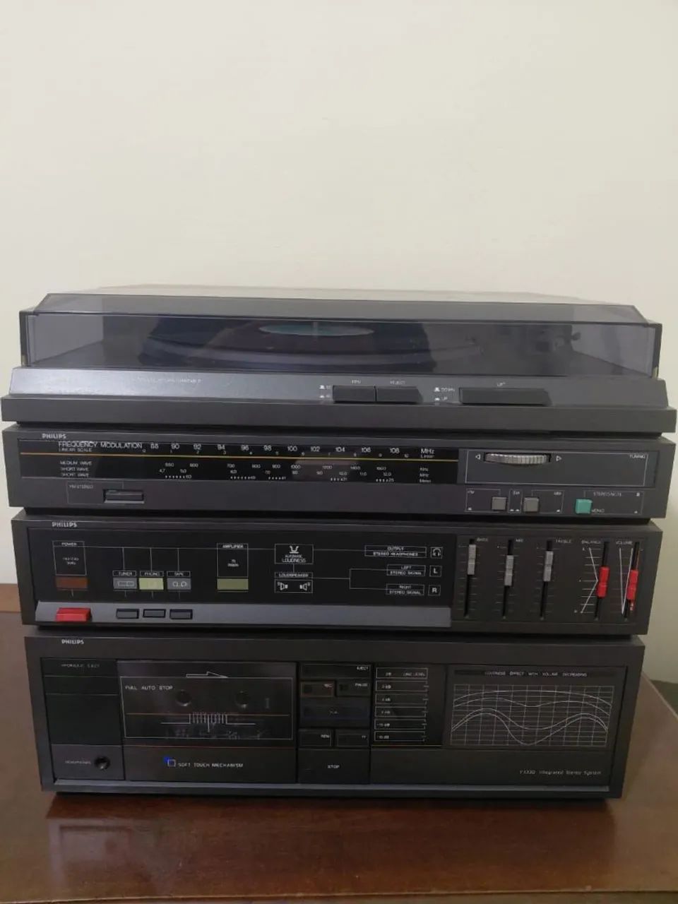 Som antigo com varios discos de vinil - Foto 2