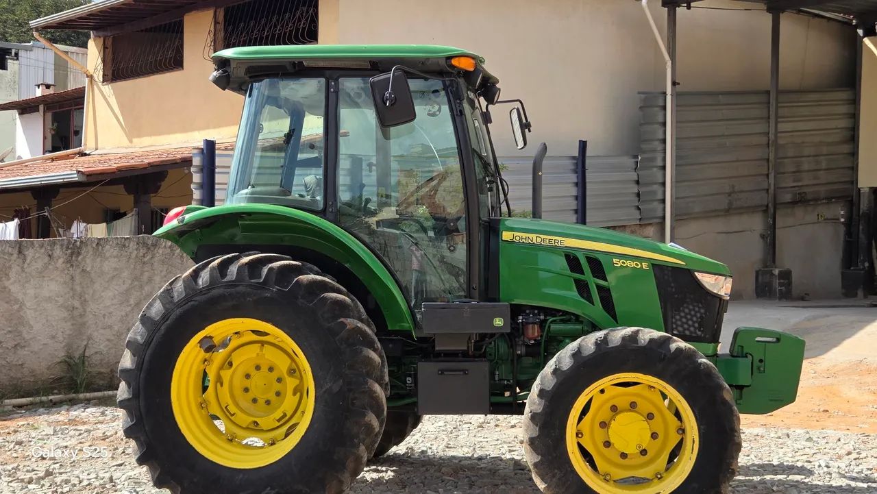 Trator   JD 5080 E. 031 - Foto 3