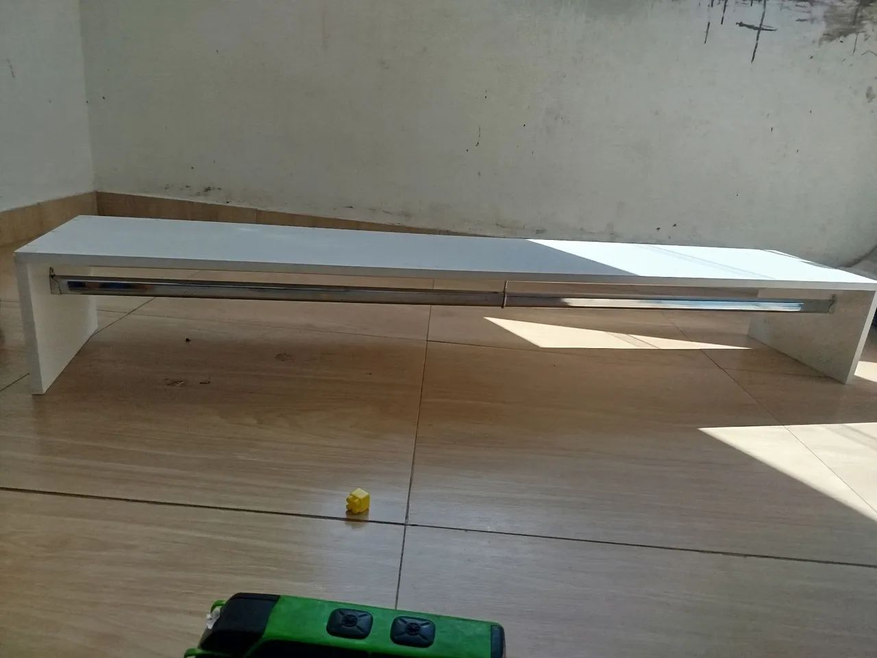 Nicho cabideiro com vidro
