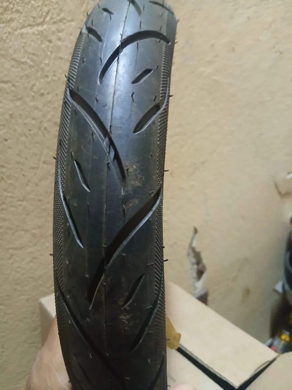 Pneu para bicicleta elétrica aro 14" novo