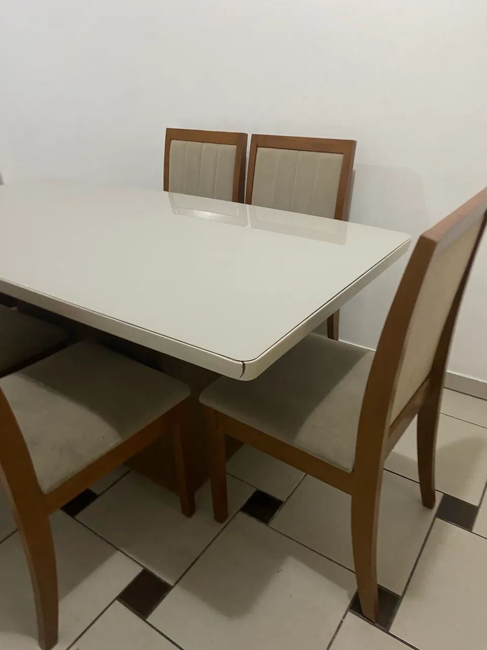 Mesa com 6 cadeiras  - Foto 2