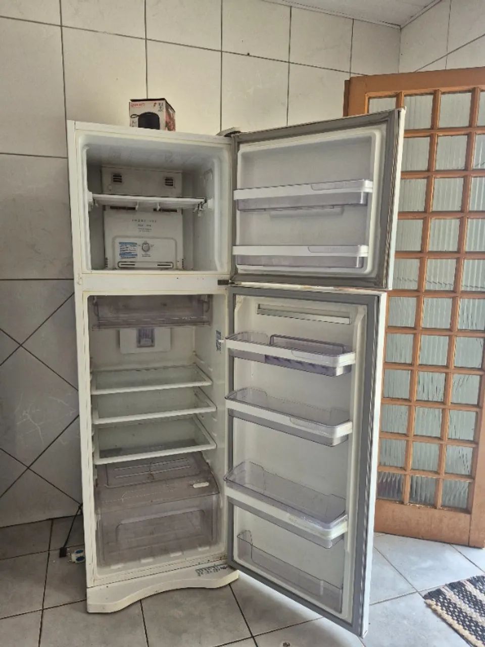 Geladeira eletrolux - Foto 2
