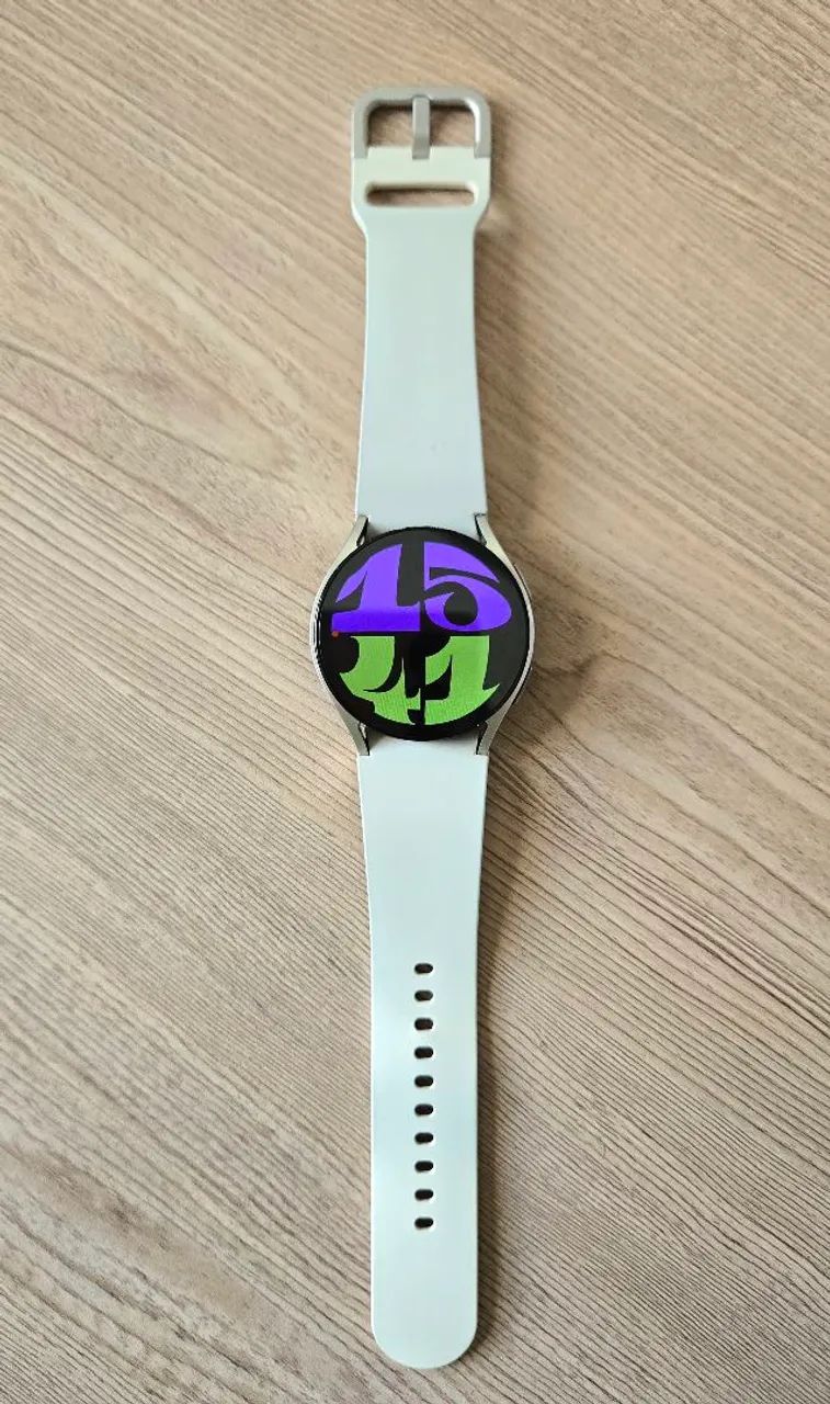 Samsung Galaxy Watch6 + 8 pulseiras