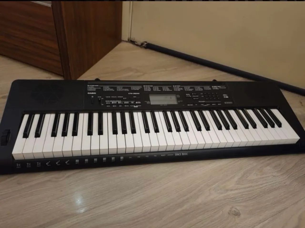 Teclado Casio CTK-3500 com capa - Foto 4