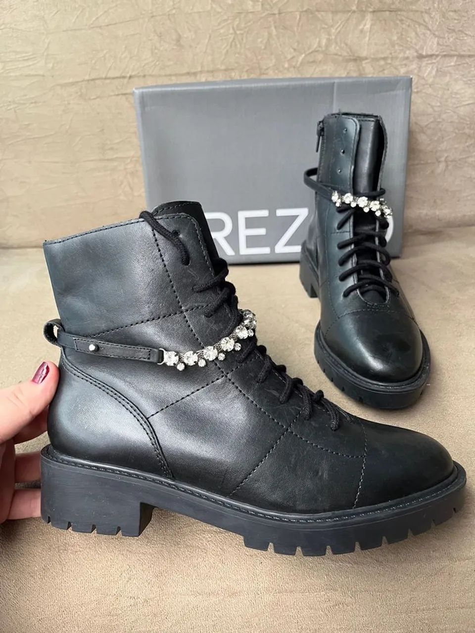 Bota coturno Arezzo couro - Foto 4