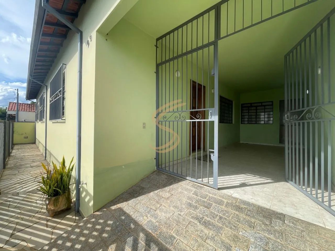 More no Centro: Casa Espaçosa na Rua Carlos Botelho - Foto 3