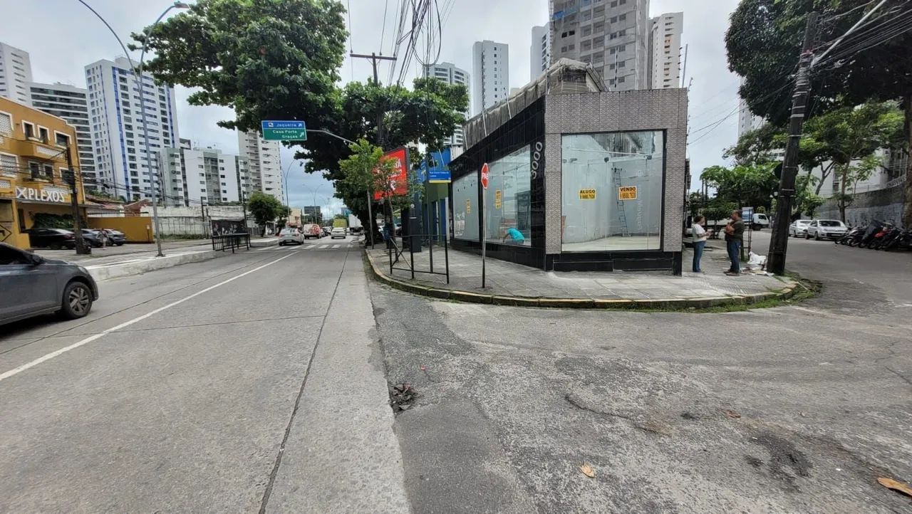 ENCRUZILHADA - NA AVENIDA NORTE APENAS 300 MTS DA PRAÇA DO ROSARINHO DE ESQUINA 2 LOJAS E  - Foto 2