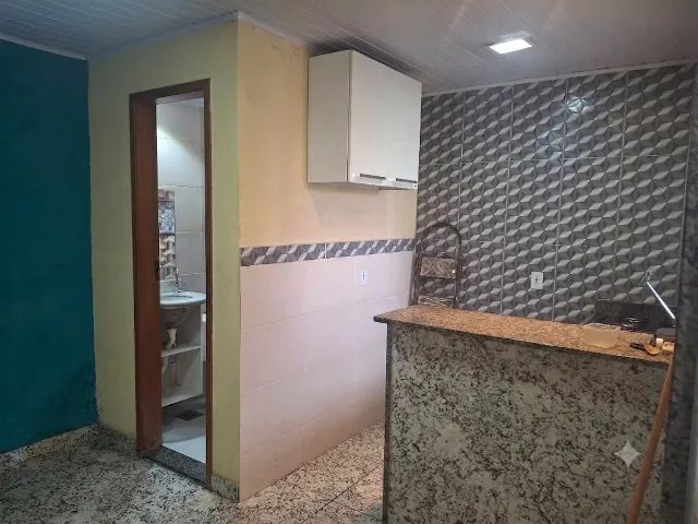 Vendo 2 casa no mesmo quintal uma kitnet e outra com 2 quartos