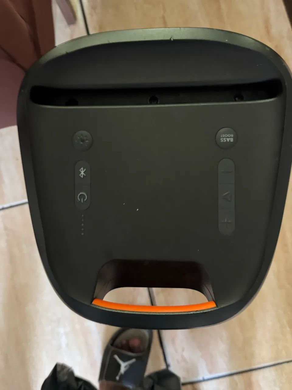 Caixa jbl com defeito