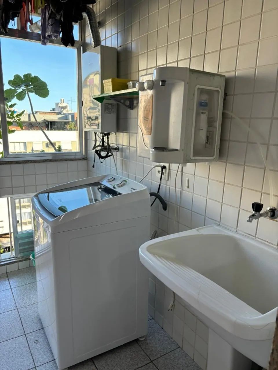 Excelente apartamento 3 qtos, sendo 1 suíte, dependência e duas vagas de garagem. - Foto 9
