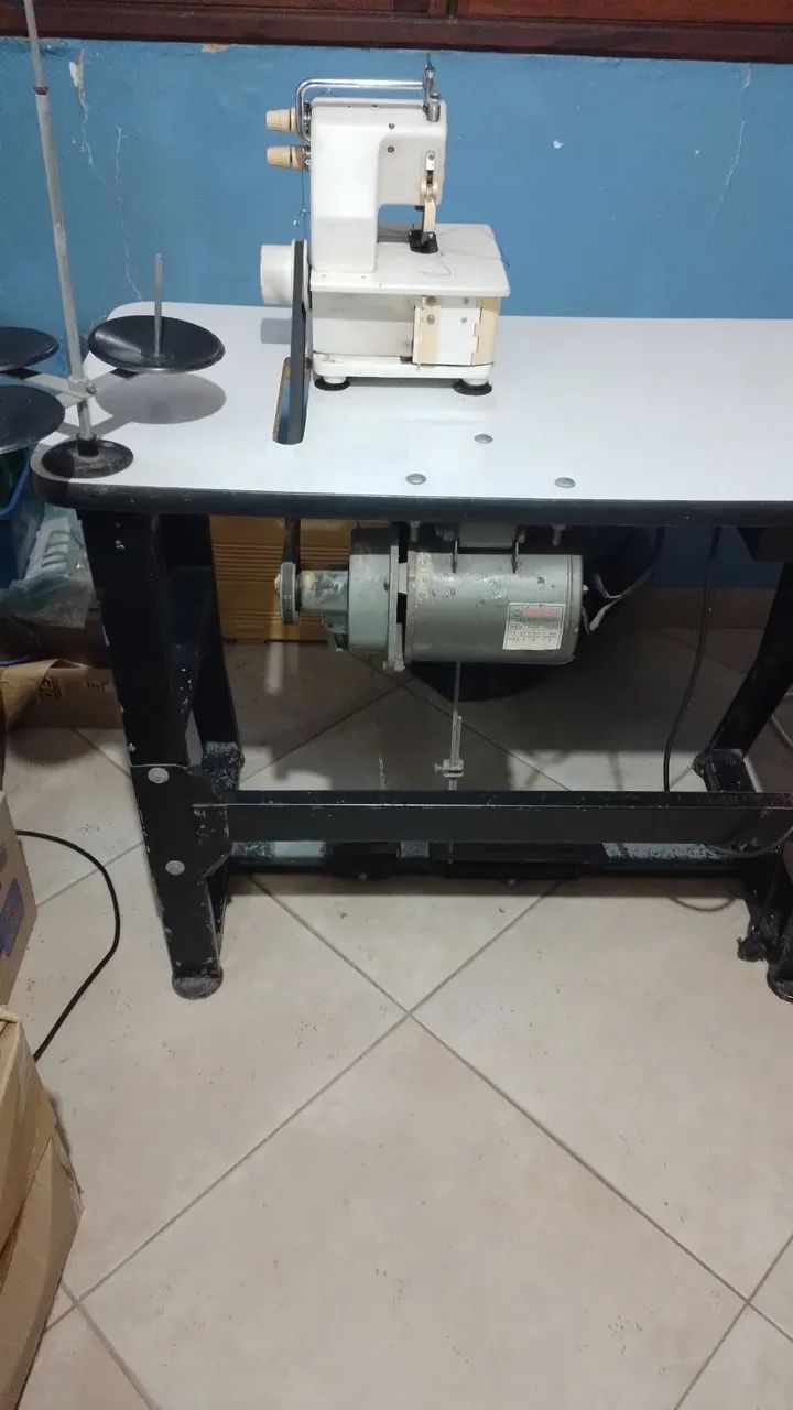 Máquina de costura Sansei com mesa - Foto 2