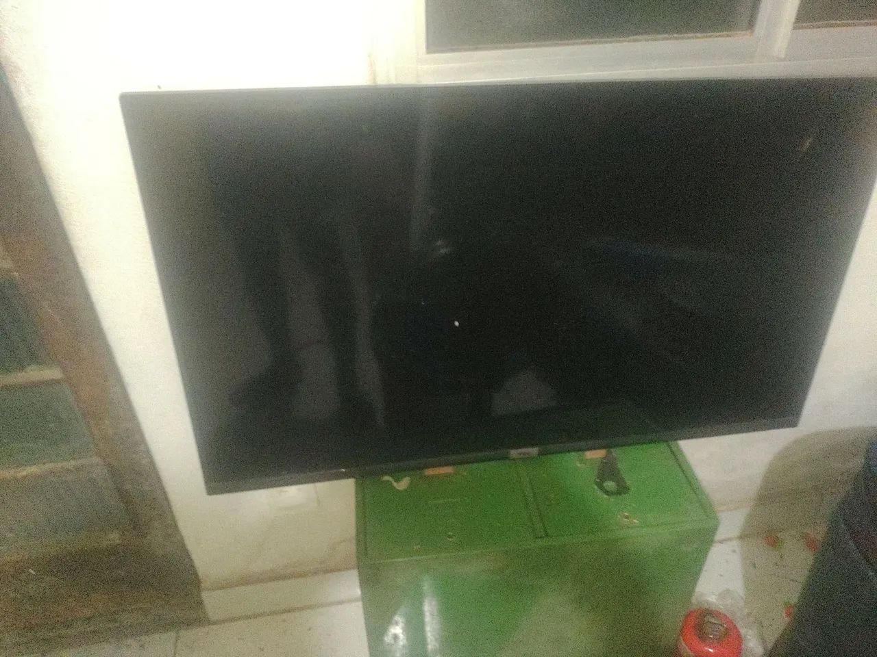 Tv TCL smart 43 polegadas só acende os leds  - Foto 2