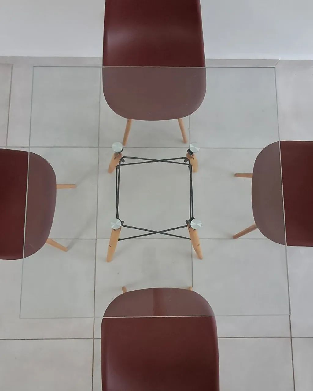 Mesa de Vidro e 4 cadeiras - Foto 3