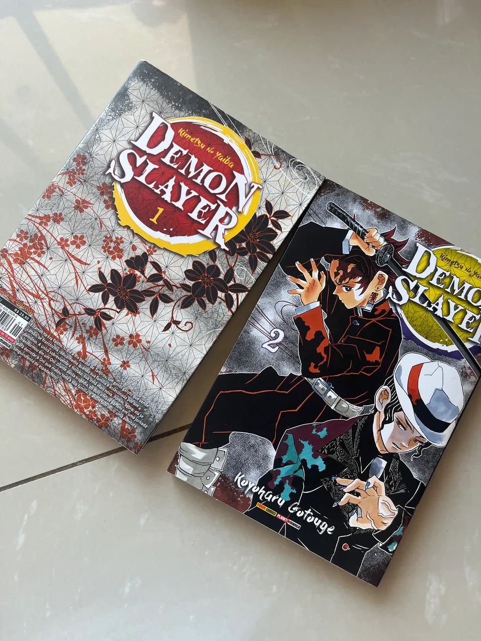 Mangás Demon Slayer (1 e 2) - Foto 2