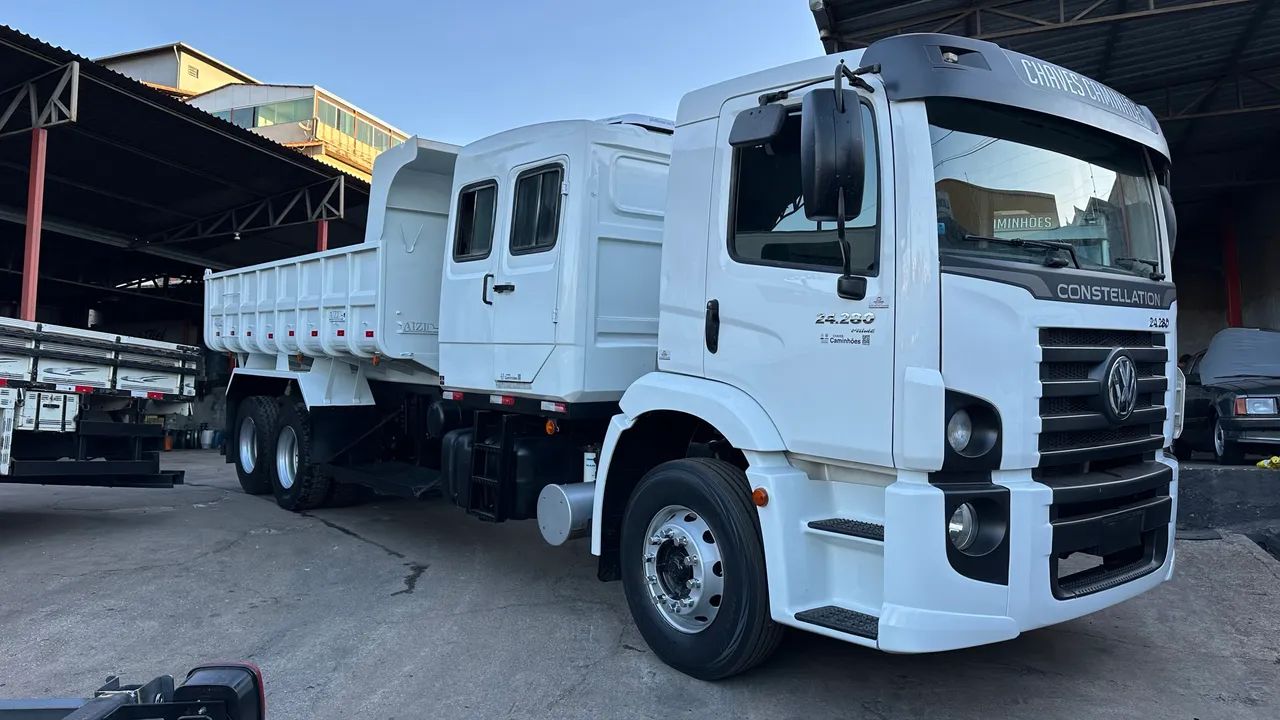 Caminhao 24-280 basculante com modulo passageiros
