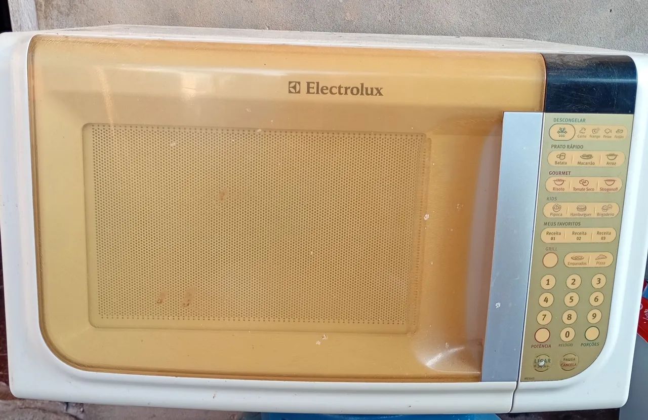 Microondas Eletrolux danificado 