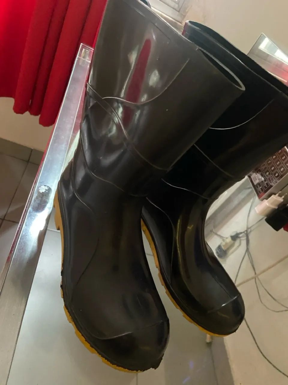 Bota pra proteger da chuva  - Foto 2