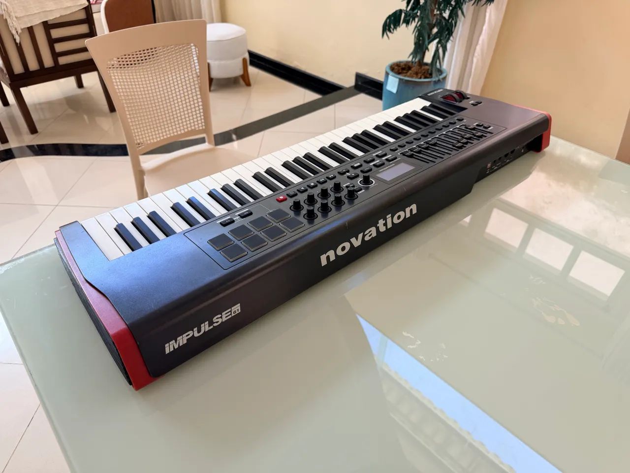Teclado controlador Novation Impulse 61 - Instrumentos musicais
