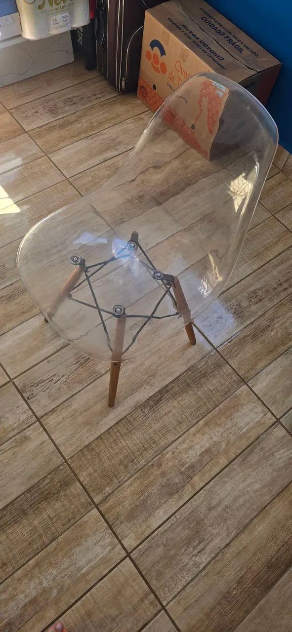 Cadeira transparente - Foto 3