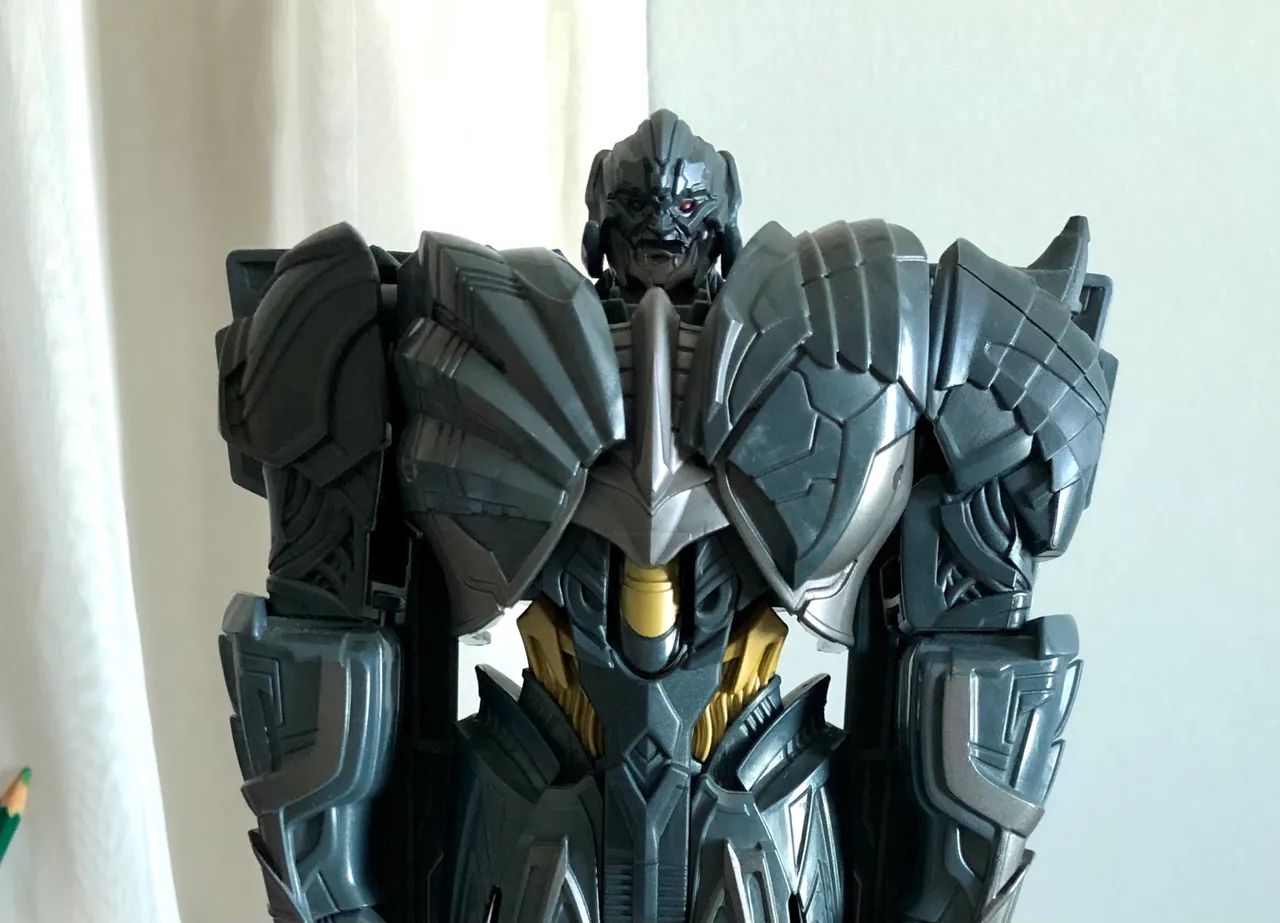 Boneco Transformers Megatron Knight Armor Turbo - Hasbro