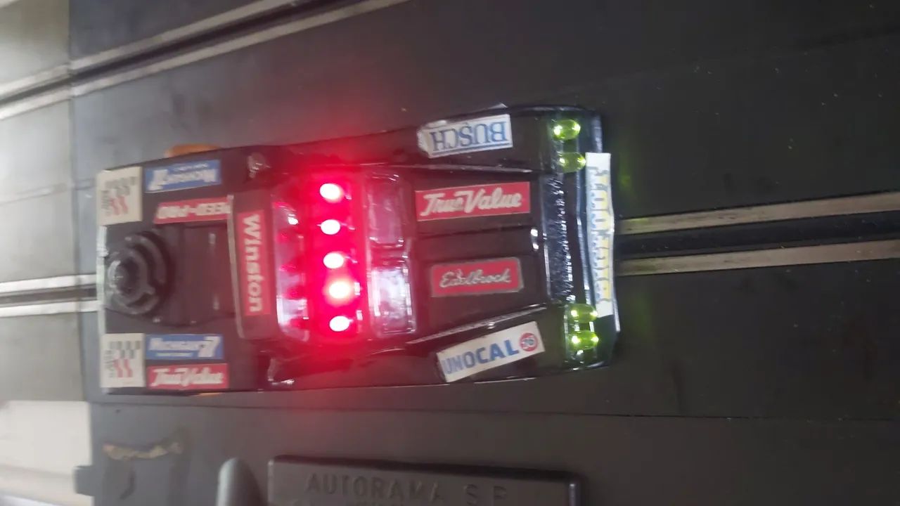 caminhão de autorama  revisado muito forte - Foto 2